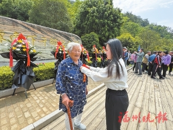 山东南下干部 在榕过百岁生日 山东南下干部 在榕过百岁生日