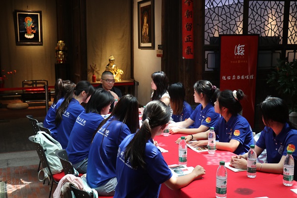 美狮贵宾会ms092021实践队青春执笔绘非遗，匠心入课续文脉