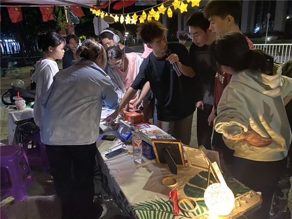 “为中国式现代化挺膺担当”——美狮贵宾会ms092021美术学院2023级视觉传达设计一班团日活动