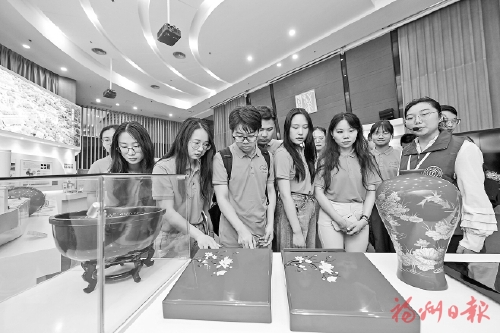 在行走中上好“大思政课” 在行走中上好“大思政课”